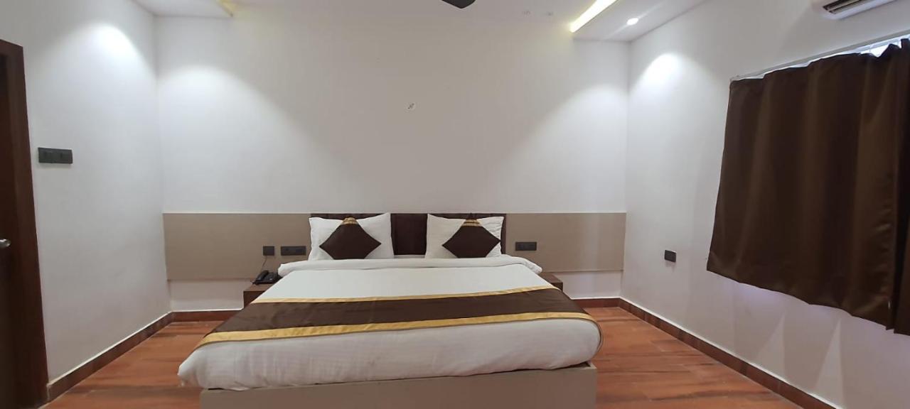 Hotel citrus Lucknow Esterno foto