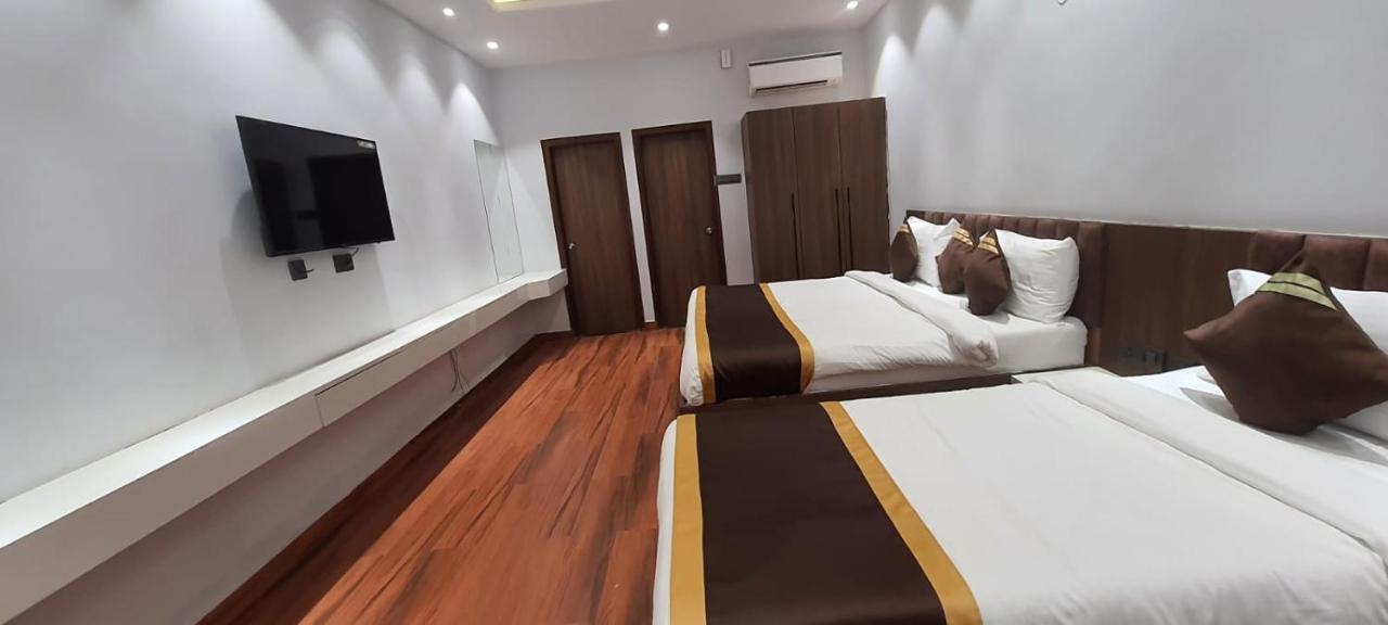 Hotel citrus Lucknow Esterno foto