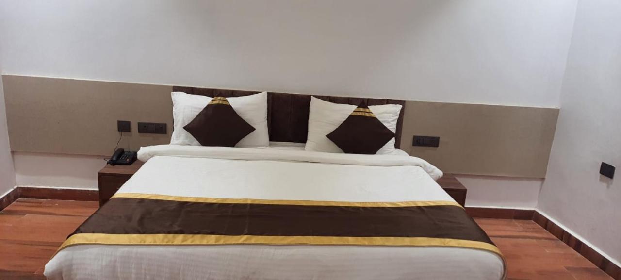 Hotel citrus Lucknow Esterno foto